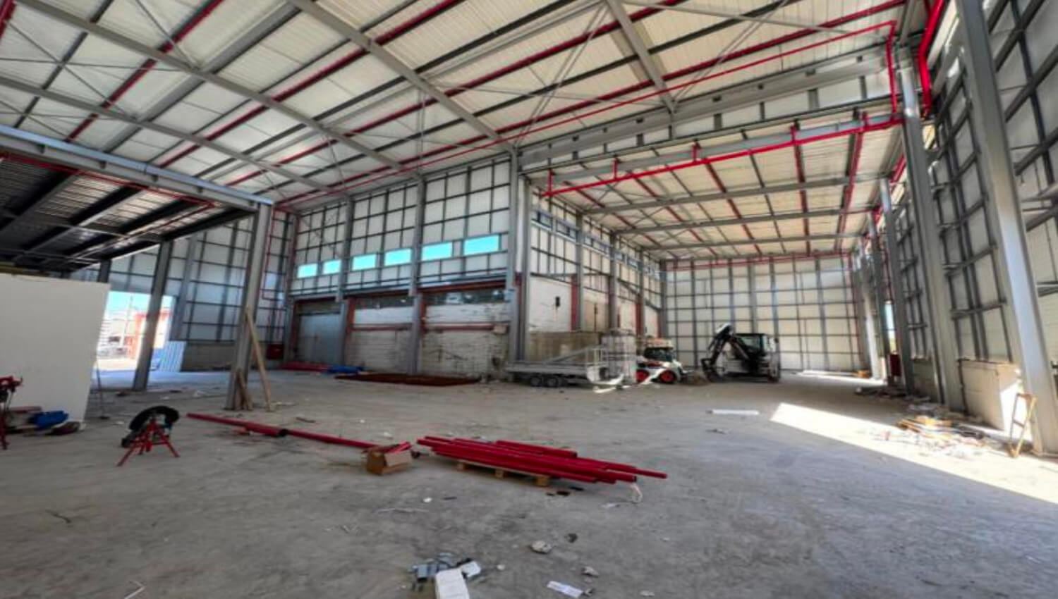 מבנה תעשייה גבוה ועצמאי עם חצר להשכרה בראשון לציון